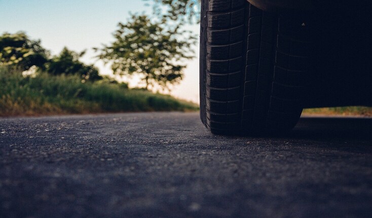 Baumharz vom Auto entfernen